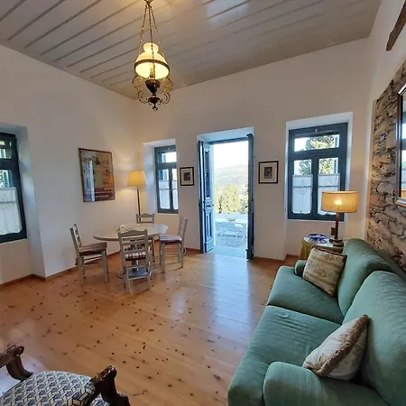 Casa Irene Est 1880 Holiday home Strapouries